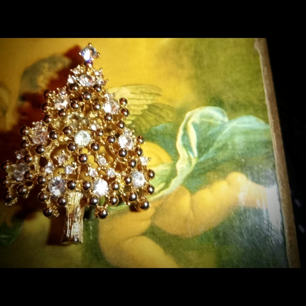 Gold Christmas Tree Brooch
